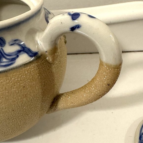 Rare Japanese Meiji Period Arita Moriage Sharkskin Glaze Teapot with Lid - Picture 4 of 9